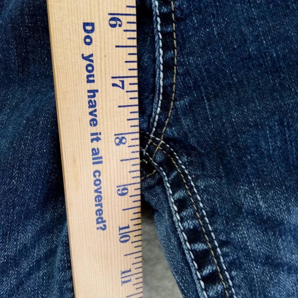 No Boundaries Women Super Dark Wash Capri Jeans Rhinestone Pockets Size 13 - Picture 7 of 10